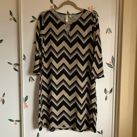 Tacera | Dresses | Chevron Striped Black Brown 34 Sleeve Swing Metal Detail  Keyhole Mini Dress | Poshmark